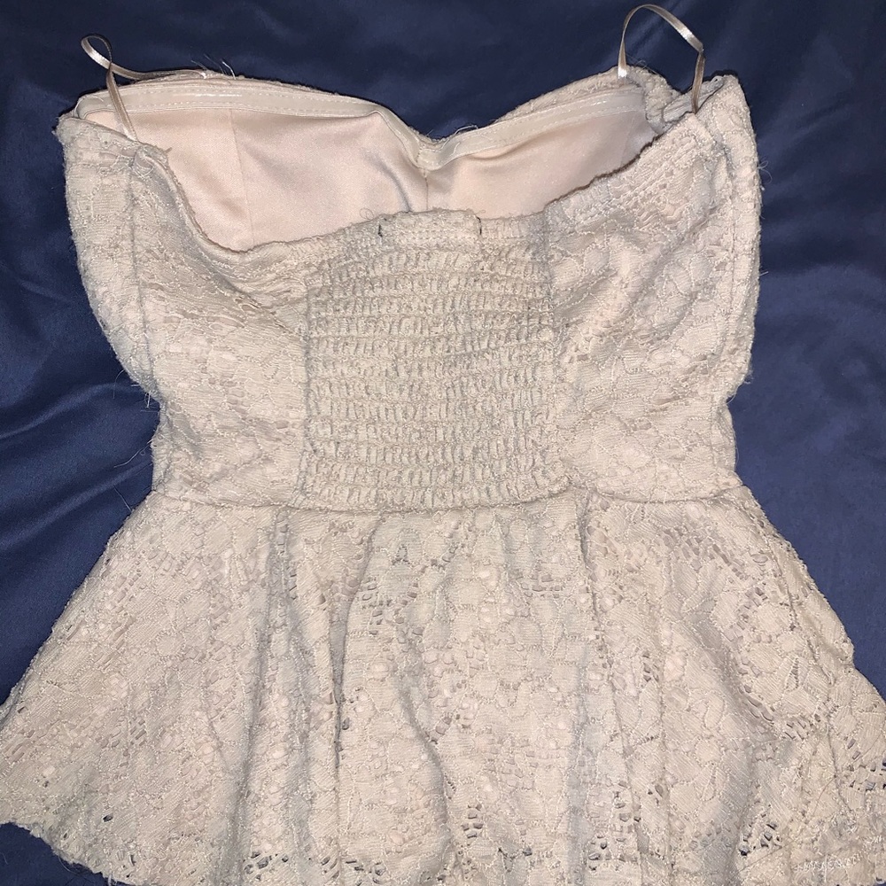 blouse - Picture 2 of 3